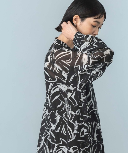 Gready Brilliant(グレディブリリアン)の「キカ柄シアーシャツワンピース(シャツワンピース・レディース・ホワイト系・FREE)」の7枚目の写真