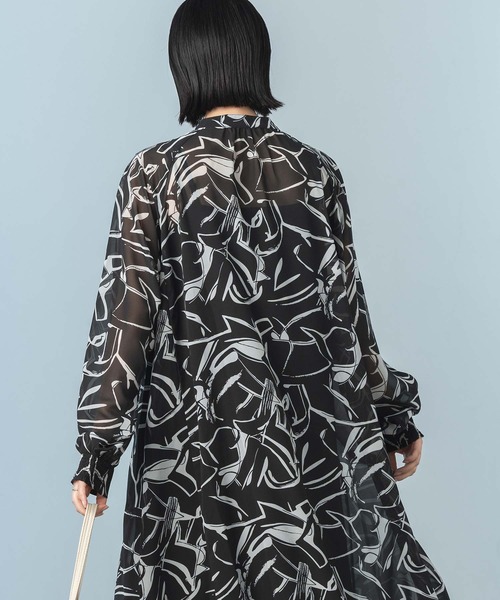 Gready Brilliant(グレディブリリアン)の「キカ柄シアーシャツワンピース(シャツワンピース・レディース・ホワイト系・FREE)」の8枚目の写真