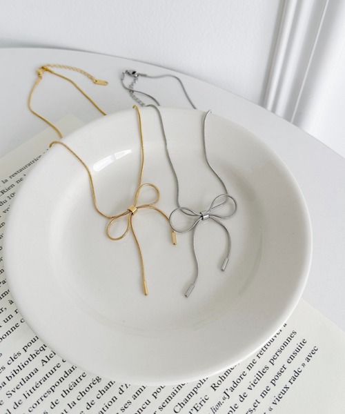 sowang（ソワン）の「スネークチェーンリボンネックレス【ステンレス】（ネックレス・レディース・ゴールド/シルバー・FREE）」の5枚目の写真