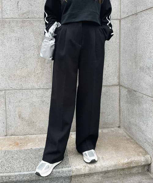 esutoreja（エストレジャ）の「タックワイドパンツ（チノパンツ・レディース・チャコール/ブラック/アイボリー・S/M）」の2枚目の写真