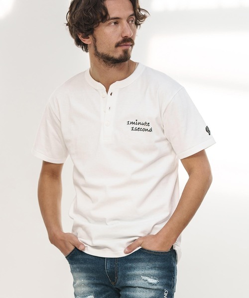 mt8895- cursive print henley neck cut & sewn Tシャツ（Tシャツ/カットソー）｜1minute 1second（ワンミニットワンセカンド） 9,900円