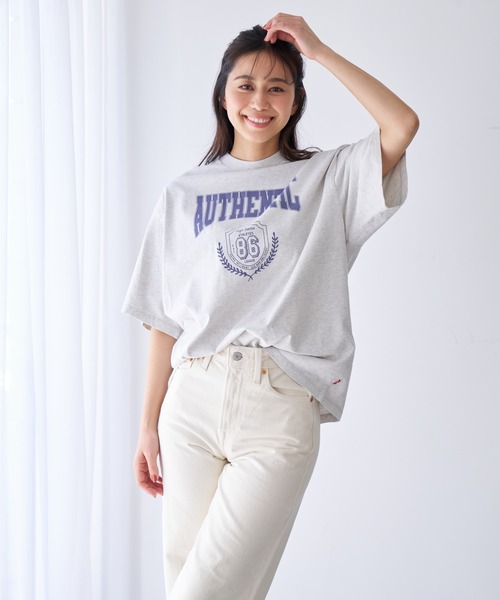 Levi's（リーバイス）の「Levi's/リーバイス グラフィック ショート丈 Tシャツ グレー AUTHENTIC ORBIT（Tシャツ/カットソー・レディース・グレー・M/S/XS）」の2枚目の写真