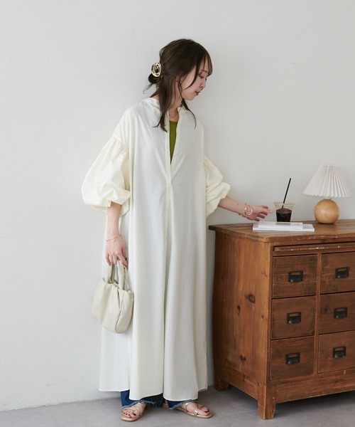 DISCOAT(ディスコート)の「【WEB限定】スタンドカラー袖ボリュームワンピース(シャツワンピース・レディース・ブラック/ホワイト系その他2/ホワイト/ホワイト系その他/ブラウン・MEDIUM)」の16枚目の写真