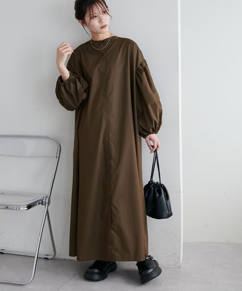 DISCOAT(ディスコート)の「【WEB限定】スタンドカラー袖ボリュームワンピース(シャツワンピース・レディース・ブラック/ホワイト系その他2/ホワイト/ホワイト系その他/ブラウン・MEDIUM)」の6枚目の写真