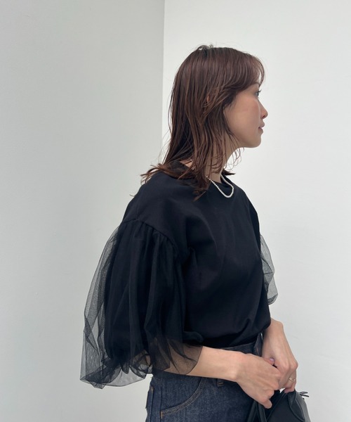 y/m（イム）の「カット×チュールボリュームスリーブトップス（Tシャツ/カットソー・レディース・オフホワイト/ブラック・FREE）」の5枚目の写真