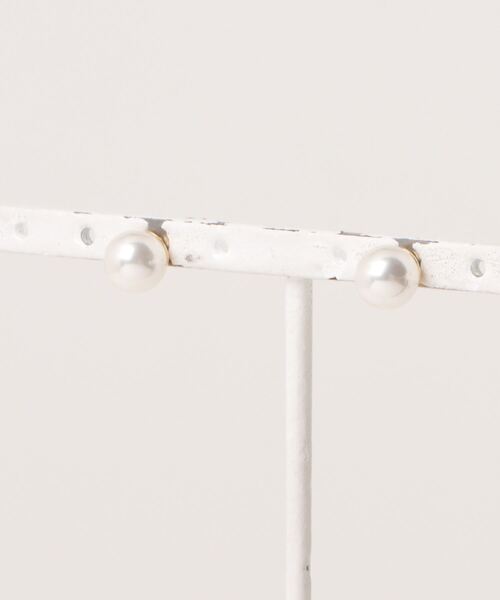 jumelle（ジュメロ）の「droop flower pierce（ピアス（両耳用）・レディース・アイボリー・FREE）」の3枚目の写真