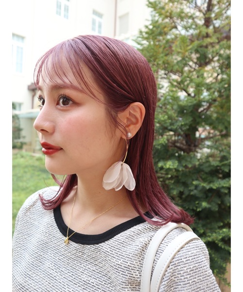 jumelle（ジュメロ）の「droop flower pierce（ピアス（両耳用）・レディース・アイボリー・FREE）」の10枚目の写真