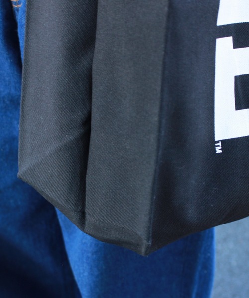 SUNNY  SPORTS（サニースポーツ）の「The BOOK STORE / ザブックストア YALE MARKET TOTE イエール大学マーケット トートバッグ（トートバッグ・メンズ・ブラック・ONE SIZE）」の19枚目の写真
