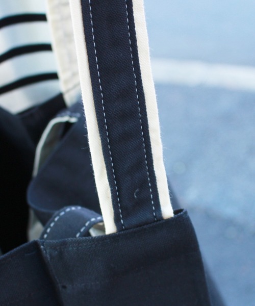 SUNNY  SPORTS（サニースポーツ）の「The BOOK STORE / ザブックストア YALE MARKET TOTE イエール大学マーケット トートバッグ（トートバッグ・メンズ・ブラック・ONE SIZE）」の15枚目の写真