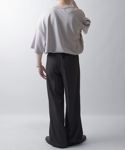 Confirm（コンファーム）の「ドレープとろみ ビッグシルエット ワンポイント / フォトフロントプリント / フォトバックプリント オーバーサイズ ポンチ半袖Tシャツ カットソー【Confirm】（Tシャツ/カットソー・メンズ・ホワイト/ホワイト系その他/グレー/チャコールグレー/ブラック系その他/グレー系/ホワイト系その他2/ブラック/グレー系その他/ブラック系その他2/グレー系2・M/L/XL）」の15枚目の写真