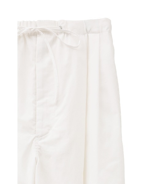 CLANE（クラネ）の「COTTON PARACHUTE PANTS（カーゴパンツ・レディース・ホワイト/ブラック・1/2/0）」の11枚目の写真