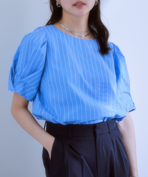 7days Life Styling(セブンデイズライフスタイリング)の「綿ブロード袖タックブラウス(シャツ/ブラウス・レディース・ホワイト系/サックスブルー系・L/M/LL)」の2枚目の写真