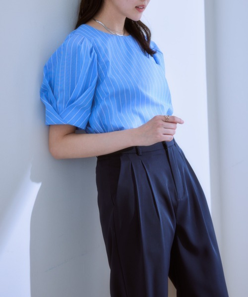 7days Life Styling(セブンデイズライフスタイリング)の「綿ブロード袖タックブラウス(シャツ/ブラウス・レディース・ホワイト系/サックスブルー系・L/M/LL)」の3枚目の写真