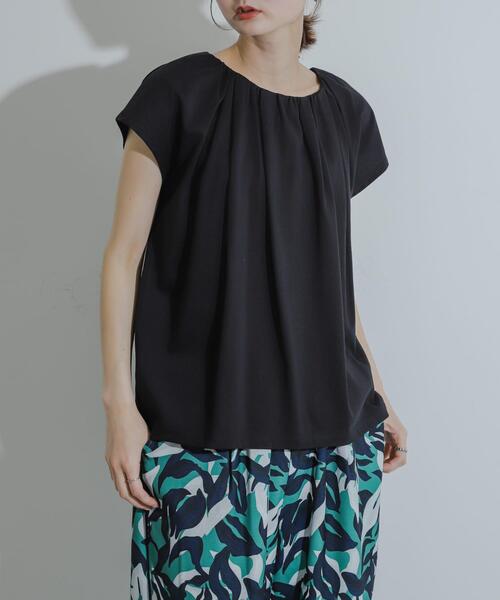 SENSE OF PLACE by URBAN RESEARCH(センスオブプレイスバイアーバンリサーチ)の「クールタッチフレンチスリーブタックブラウスTシャツ(Tシャツ/カットソー・レディース・ブラック/オフホワイト/オレンジ・ONE)」の3枚目の写真