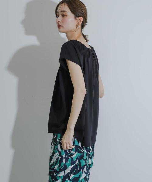 SENSE OF PLACE by URBAN RESEARCH(センスオブプレイスバイアーバンリサーチ)の「クールタッチフレンチスリーブタックブラウスTシャツ(Tシャツ/カットソー・レディース・ブラック/オフホワイト/オレンジ・ONE)」の16枚目の写真