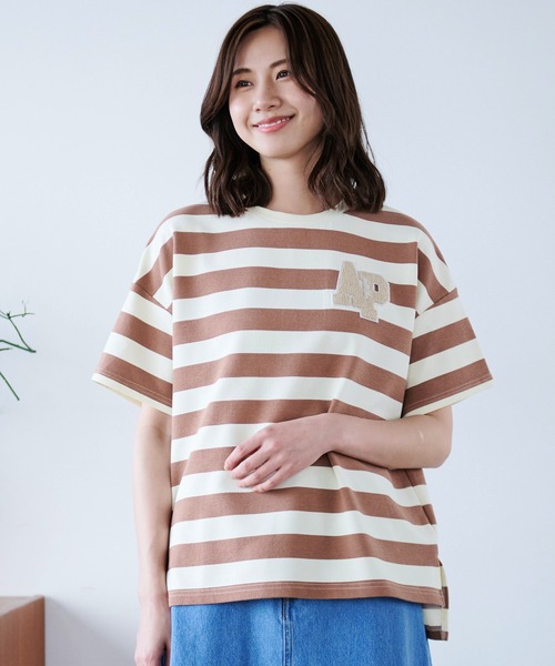 Arnold Palmer（アーノルドパーマー）の「サガラワッペン ワイドボーダー Tシャツ（Tシャツ/カットソー・レディース・ブラック/ライトベージュ・S/M/L）」の2枚目の写真