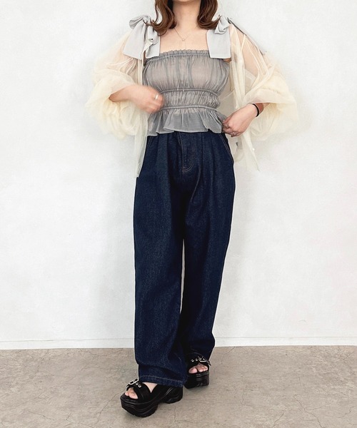 apres jour（アプレジュール）の「タックワイドデニムパンツ【ZOZOTOWN限定アイテム】（デニムパンツ・レディース・インディゴブルー/ブルー/ブルー系その他/ブラック系その他/ブラック/ライトブルー/オフホワイト・MEDIUM/LARGE/X-LARGE/SMALL）」の17枚目の写真
