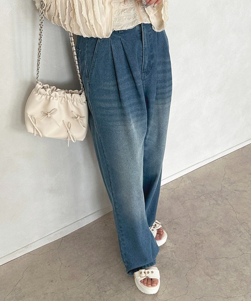 apres jour（アプレジュール）の「タックワイドデニムパンツ【ZOZOTOWN限定アイテム】（デニムパンツ・レディース・インディゴブルー/ブルー/ブルー系その他/ブラック系その他/ブラック/ライトブルー/オフホワイト・MEDIUM/LARGE/X-LARGE/SMALL）」の20枚目の写真