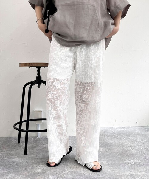 fredy emue(フレディエミュ)の「カットレースパンツ(その他パンツ・レディース・オフホワイト/ブラック・38)」の8枚目の写真