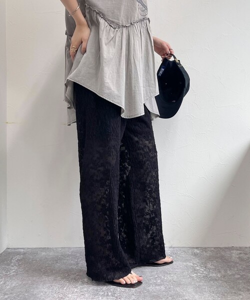 fredy emue(フレディエミュ)の「カットレースパンツ(その他パンツ・レディース・オフホワイト/ブラック・38)」の18枚目の写真