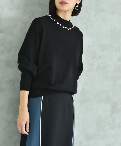 INTERPLANET（インタープラネット）の「パールビジュー付ハイネックニット（ニット/セーター・レディース・ブラック/オフホワイト/グレー/ブルー/イエロー・FREE/LARGE）」の15枚目の写真