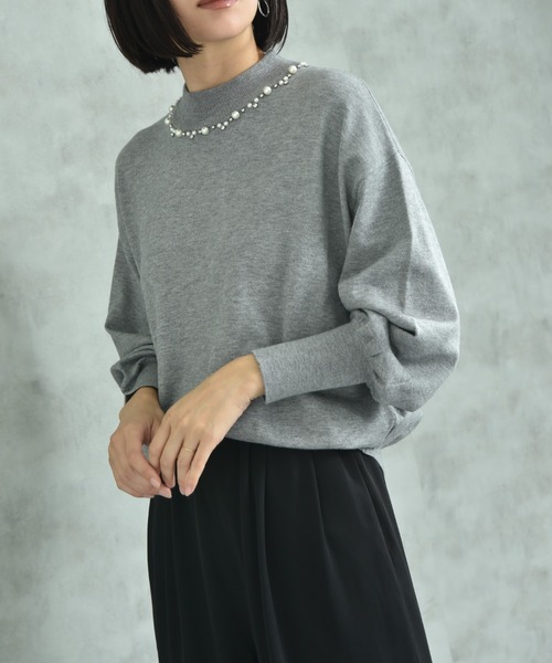 INTERPLANET（インタープラネット）の「パールビジュー付ハイネックニット（ニット/セーター・レディース・ブラック/オフホワイト/グレー/ブルー/イエロー・FREE/LARGE）」の8枚目の写真