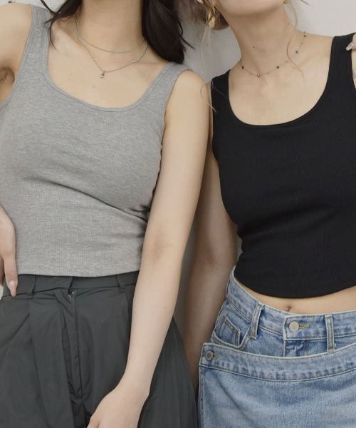 Reurie'（レウリィ）の「カップ付きバッククロスリブタンクトップ／back cross rib tank top ブラトップ ノースリーブ パッド付き ノースリーブ インナー グレー 白 黒 ブラック モノトーン ベーシック シンプル（タンクトップ・レディース・ホワイト/グレー/ブラック・FREE）」の15枚目の写真