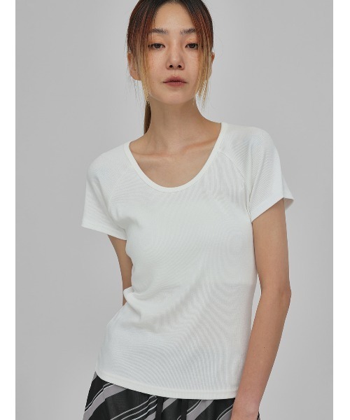 BLACKUP（ブラックアップ）の「[MADE] ボーデルモーダルラグランUネックTシャツ（Tシャツ/カットソー・レディース・ホワイト/ブラック/ライトピンク・ONESIZE）」の5枚目の写真