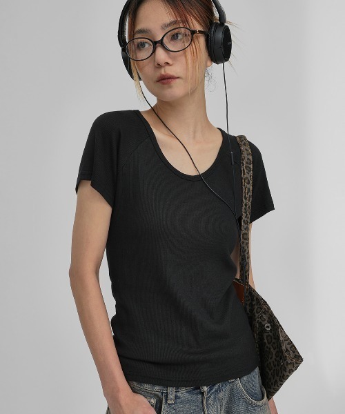BLACKUP（ブラックアップ）の「[MADE] ボーデルモーダルラグランUネックTシャツ（Tシャツ/カットソー・レディース・ホワイト/ブラック/ライトピンク・ONESIZE）」の8枚目の写真