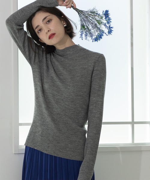 OPAQUE.CLIP(オペークドットクリップ)の「◆《5color》ハイネックシアーリブニット【洗濯機洗い可】(ニット/セーター・レディース・グレー/オレンジ/ブルー/グリーン系/ブラック・42/40/38)」の3枚目の写真