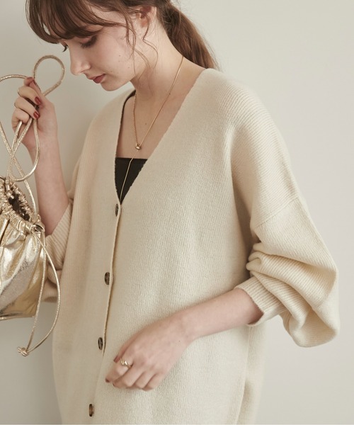 ANGIE（アンジー）の「オーバーサイズ Vネック カーディガン（カーディガン/ボレロ・レディース・オレンジ/ホワイト系その他/ライトグレー/ライム/ピンク/レッド/アイボリー/ブラック/杢グレー/ブルー/ダークブラウン・FREE）」の2枚目の写真