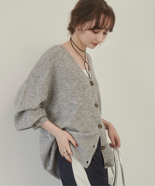 ANGIE（アンジー）の「オーバーサイズ Vネック カーディガン（カーディガン/ボレロ・レディース・オレンジ/ホワイト系その他/ライトグレー/ライム/ピンク/レッド/アイボリー/ブラック/杢グレー/ブルー/ダークブラウン・FREE）」の5枚目の写真