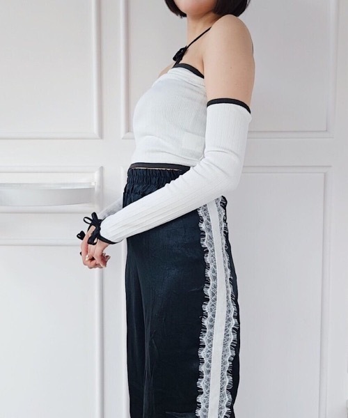 lilLilly（リルリリー）の「リボンアームウォーマーベアトップス（その他トップス・レディース・グレー/ホワイト/ブラック・FREE）」の5枚目の写真