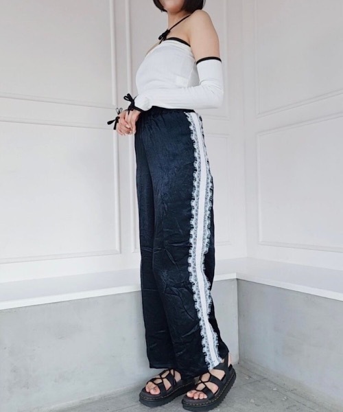 lilLilly（リルリリー）の「リボンアームウォーマーベアトップス（その他トップス・レディース・グレー/ホワイト/ブラック・FREE）」の4枚目の写真