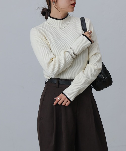 COLONY 2139（コロニートゥーワンスリーナイン）の「PBT配色ラインハイネックリブニット（ニット/セーター・レディース・ブラック/グリーン/レッド/オフホワイト/グレー/チャコールグレー/ネイビー/パープル・FREE）」の10枚目の写真