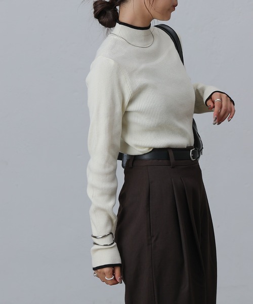 COLONY 2139（コロニートゥーワンスリーナイン）の「PBT配色ラインハイネックリブニット（ニット/セーター・レディース・ブラック/グリーン/レッド/オフホワイト/グレー/チャコールグレー/ネイビー/パープル・FREE）」の11枚目の写真