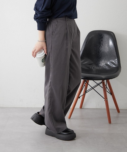 Remind me and forever（リマインドミーアンドフォーエバー）の「【OTONA line.】ストライプパンツ（スラックス・レディース・ベージュ/チャコールグレー・FREE）」の3枚目の写真