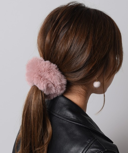 たっぷりボリュームファーシュシュ⤴︎ ベージュ×ピンク LUPIS シュシュ ヘアアクセサリー ファー フェイクファー ヘアゴム