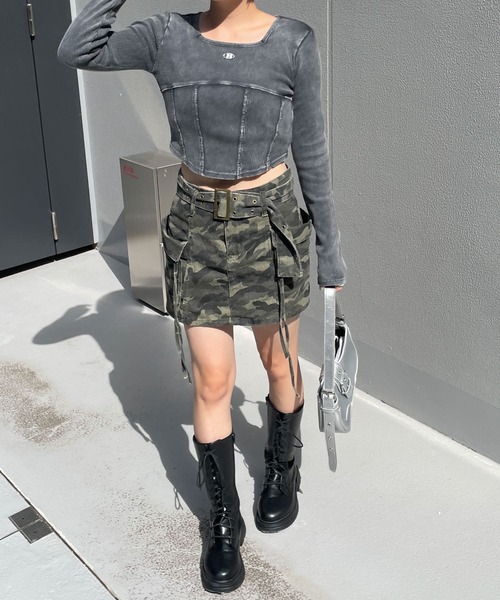 WEGO（ウィゴー）の「WEGO/ヴィンテージウォッシュコルセットデザイントップス（Tシャツ/カットソー・レディース・スミクロ/オフホワイト・FREE）」の4枚目の写真