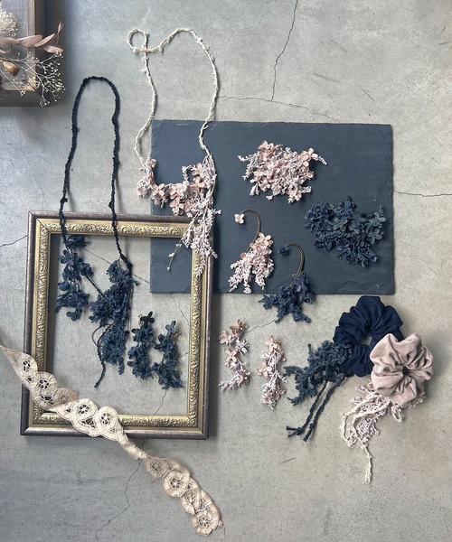 m.soeur（エムスール）の「ライラックのイヤリング（イヤリング・レディース・ブラック/グレー・FREE）」の8枚目の写真