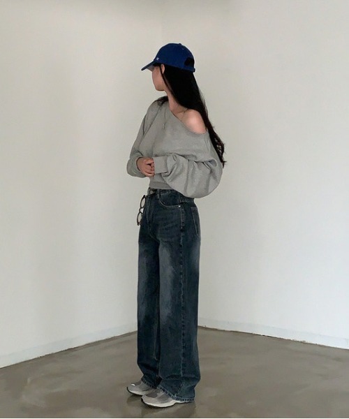 .KOM(ドットコム)の「『.KOM/ドットケーオーエム』オフショルスウェット 長袖 【CN】(スウェット・レディース・アイボリー/ブラック/グレー・FREE)」の21枚目の写真