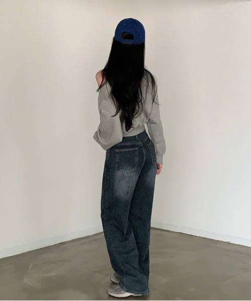 .KOM(ドットコム)の「『.KOM/ドットケーオーエム』オフショルスウェット 長袖 【CN】(スウェット・レディース・アイボリー/ブラック/グレー・FREE)」の13枚目の写真