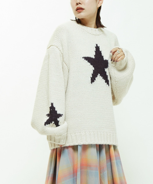 CONVERSE TOKYO（コンバーストウキョウ）の「STAR★ LOWGAGE PULLOVER KNIT（ニット/セーター・レディース・ブラック/アイボリー/ブルー/杢グレー・MEDIUM/SMALL）」の2枚目の写真