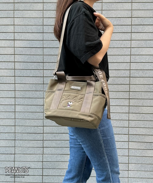 OUTDOOR PRODUCTS（アウトドアプロダクツ）の「OUTDOOR PRODUCTS×SNOOPY PEANUTSコラボ  2WAYトート（トートバッグ・レディース・カーキ/ネイビー・FREE）」の5枚目の写真