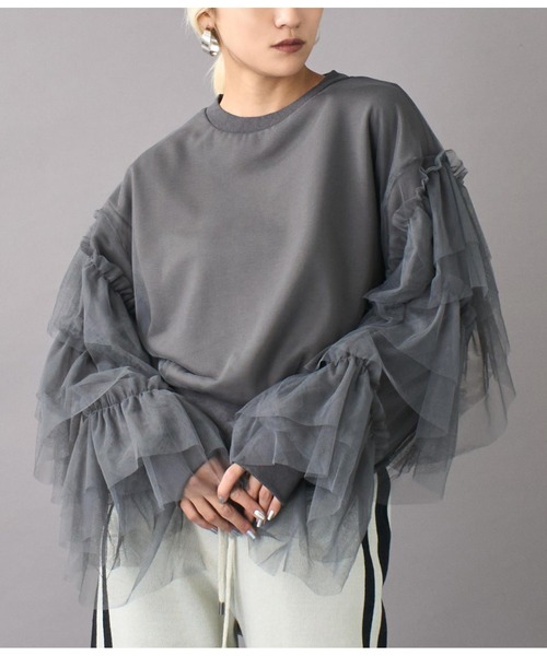 Settimissimo(セッティミッシモ)の「裏毛チュールティアードフリンジプルオーバー(スウェット・レディース・アイボリー/ダークグレー・FREE)」の2枚目の写真