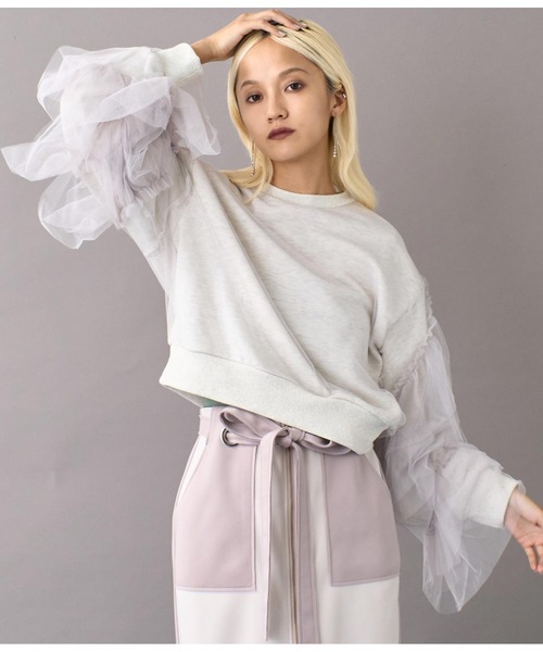 Settimissimo(セッティミッシモ)の「裏毛チュールティアードフリンジプルオーバー(スウェット・レディース・アイボリー/ダークグレー・FREE)」の3枚目の写真