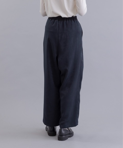 Eimee Law（エイミーロウ）の「ベルテッド タックラップ コクーンラインパンツ（その他パンツ・レディース・ライトブルー/グレー系/スミクロ・MEDIUM）」の13枚目の写真