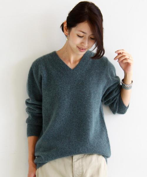 BEAUTY&YOUTH UNITED ARROWS（ビューティーアンドユースユナイテッドアローズ）の「BY∵ キッドモヘアVネックニット◆（ニット/セーター・レディース・オフホワイト/グレー/ケリー/ネイビー・FREE）」の4枚目の写真