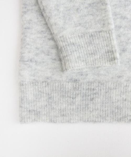 BEAUTY&YOUTH UNITED ARROWS（ビューティーアンドユースユナイテッドアローズ）の「BY∵ キッドモヘアVネックニット◆（ニット/セーター・レディース・オフホワイト/グレー/ケリー/ネイビー・FREE）」の13枚目の写真