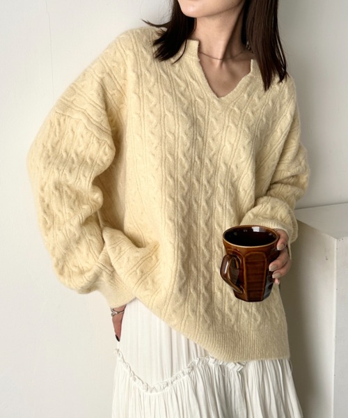 セール】ケーブル編みVネック長袖ニットトップス（ニット/セーター